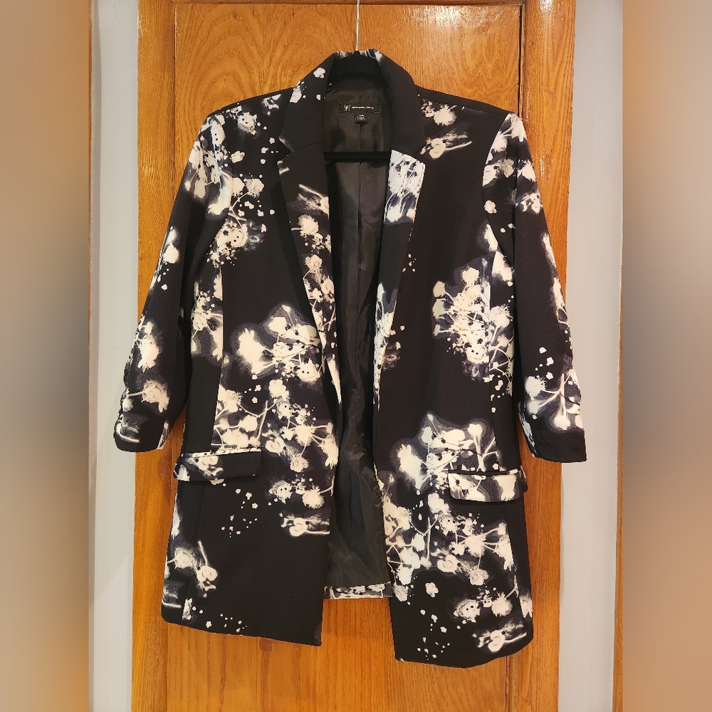 Black and white blazer size large , inc